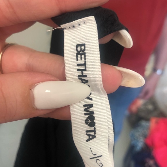 Little black dress - Picture 3 of 3